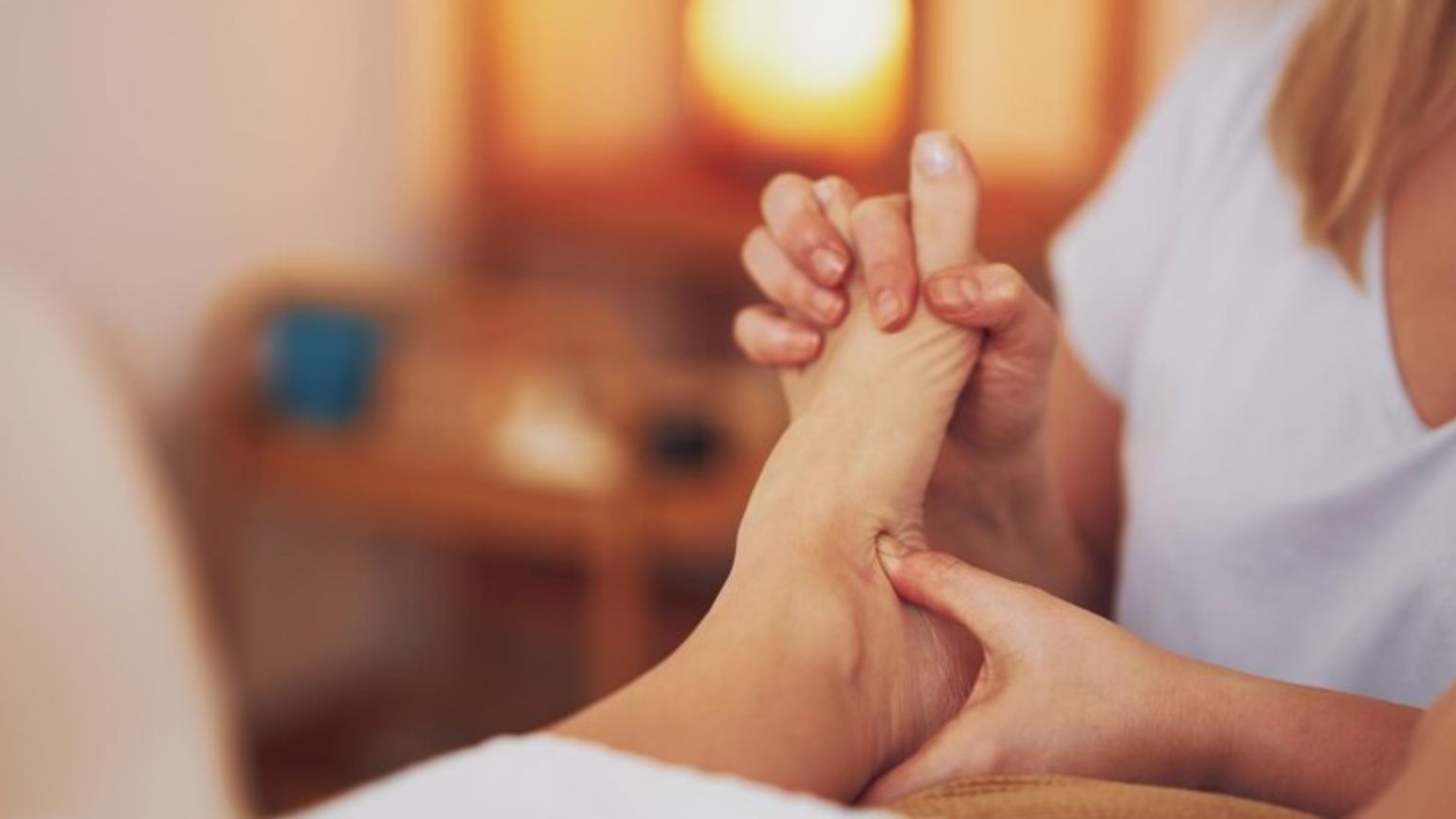 Read more about the article Foot Reflexology: How can it be a great option during/after festive season?