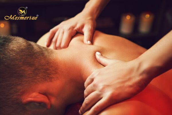 You are currently viewing How Warm Massage Helps Improve Your Immunity in Winter Season?